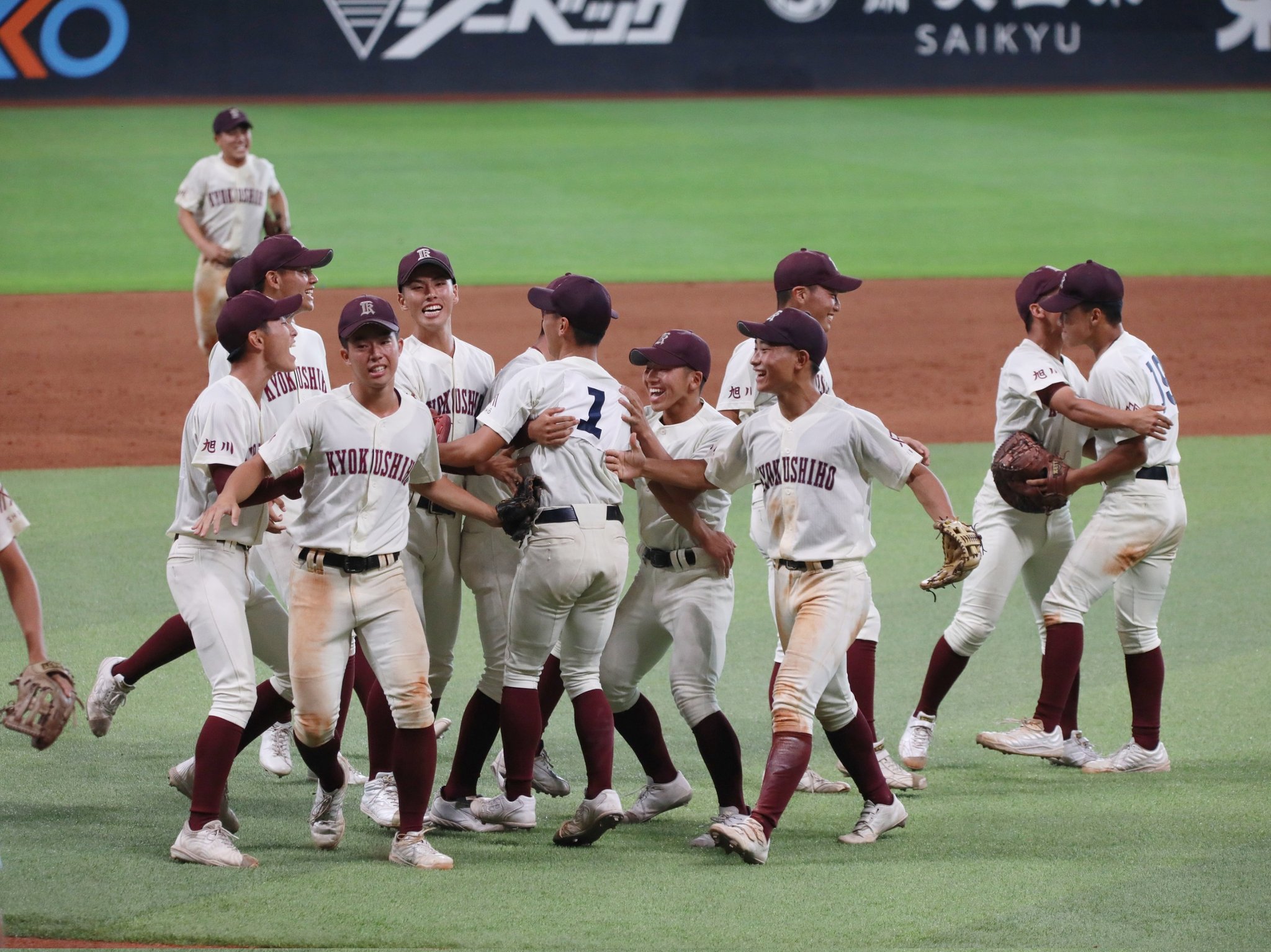旭川大学硬式野球部　Vジャンバー 旭川大学硬式野球部 ジャンバー Vジャン 帽子