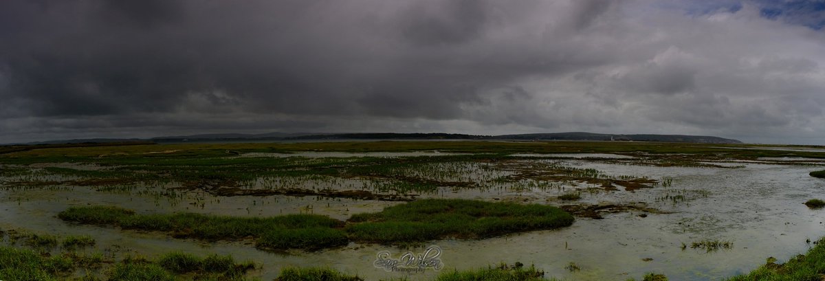 SamWlandscapes's tweet image. Dark skies at Keyhaven on Sunday morning #Panorama #coastal