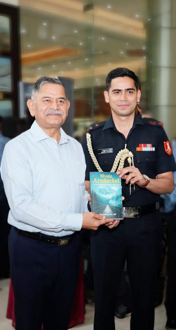 adgpi's tweet image. Book Presentation to #COAS
#GeneralUpendraDwivedi, #COAS was presented with the book ‘Mystic Arunachal: Tales from India’s Hidden Frontier’ by Major Rahul Jha.
Blending fictional narratives with factual insights, the book offers a vivid portrayal of the culture, traditions and…