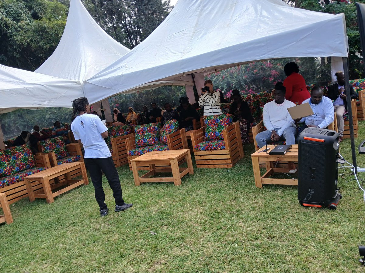 We are hosting an intergenerational dialogue on tax and debt crisis in Kenya. 

The Kenyan govt must implement progressive taxation, where the wealthy pay their fair share instead of squeezing ordinary citizens with regressive taxes.

#TaxJusticeForAll
End Debt Injustices
