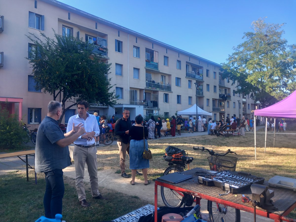 Prefet68's tweet image. #QuartiersdÉté2025 à Mulhouse
⛱️📗🏓Les services de l'État aux côtés des citoyens
Julien Le Goff, sous-préfet de Mulhouse, et Luc Chervy, président de la CAF du Haut-Rhin, étaient vendredi 18 juillet à la rencontre des jeunes, des habitants et des acteurs mobilisés dans les…