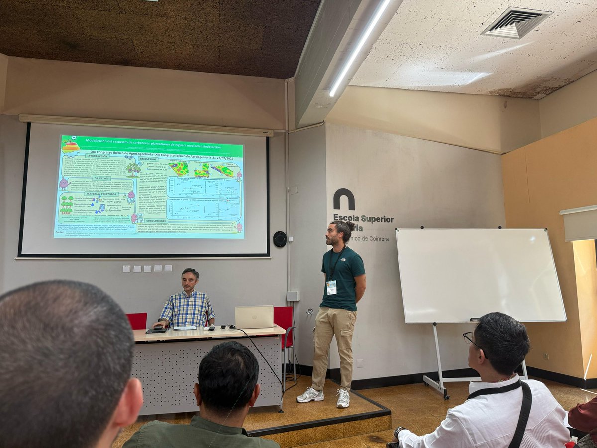 CICYTEX's tweet image. Nuestro investigador Antonio Galán impartió la ponencia⬇️
👨🏻🔬Modelización del secuestro de carbono 💨en plantaciones de higuera mediante teledetección🛰️
👉Durante el XIII Congreso Ibérico de Agroingeniería🌱 q se celebra en Coimbra 🇵🇹
🌐cicytex.juntaex.es/-/xiii-congres…