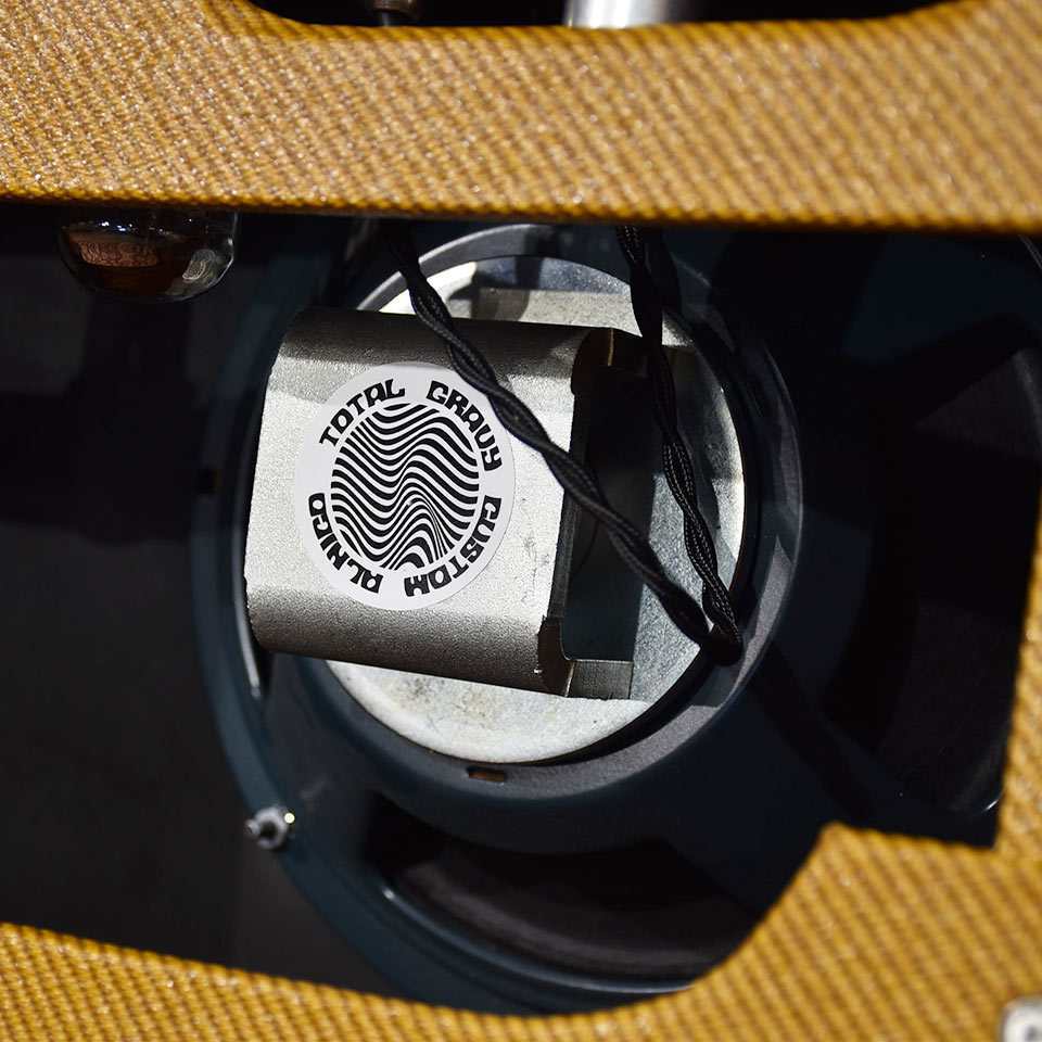 Miyaji_Guitars's tweet image. Total Gravy Guitarworks/MYJ-5
好評のトータルグレイビーアンプに当店オリジナルスペックのモデルが入荷。
マスターボリューム付きでブルージーなサウンドもお好みの音量に!
shop.miyaji.co.jp/SHOP/ka-g-0531…
※店頭展示の無い商品もございますので、ご来店の際はお声がけ下さい。