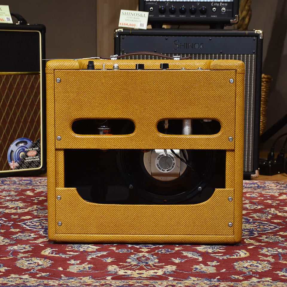 Miyaji_Guitars's tweet image. Total Gravy Guitarworks/MYJ-5
好評のトータルグレイビーアンプに当店オリジナルスペックのモデルが入荷。
マスターボリューム付きでブルージーなサウンドもお好みの音量に!
shop.miyaji.co.jp/SHOP/ka-g-0531…
※店頭展示の無い商品もございますので、ご来店の際はお声がけ下さい。