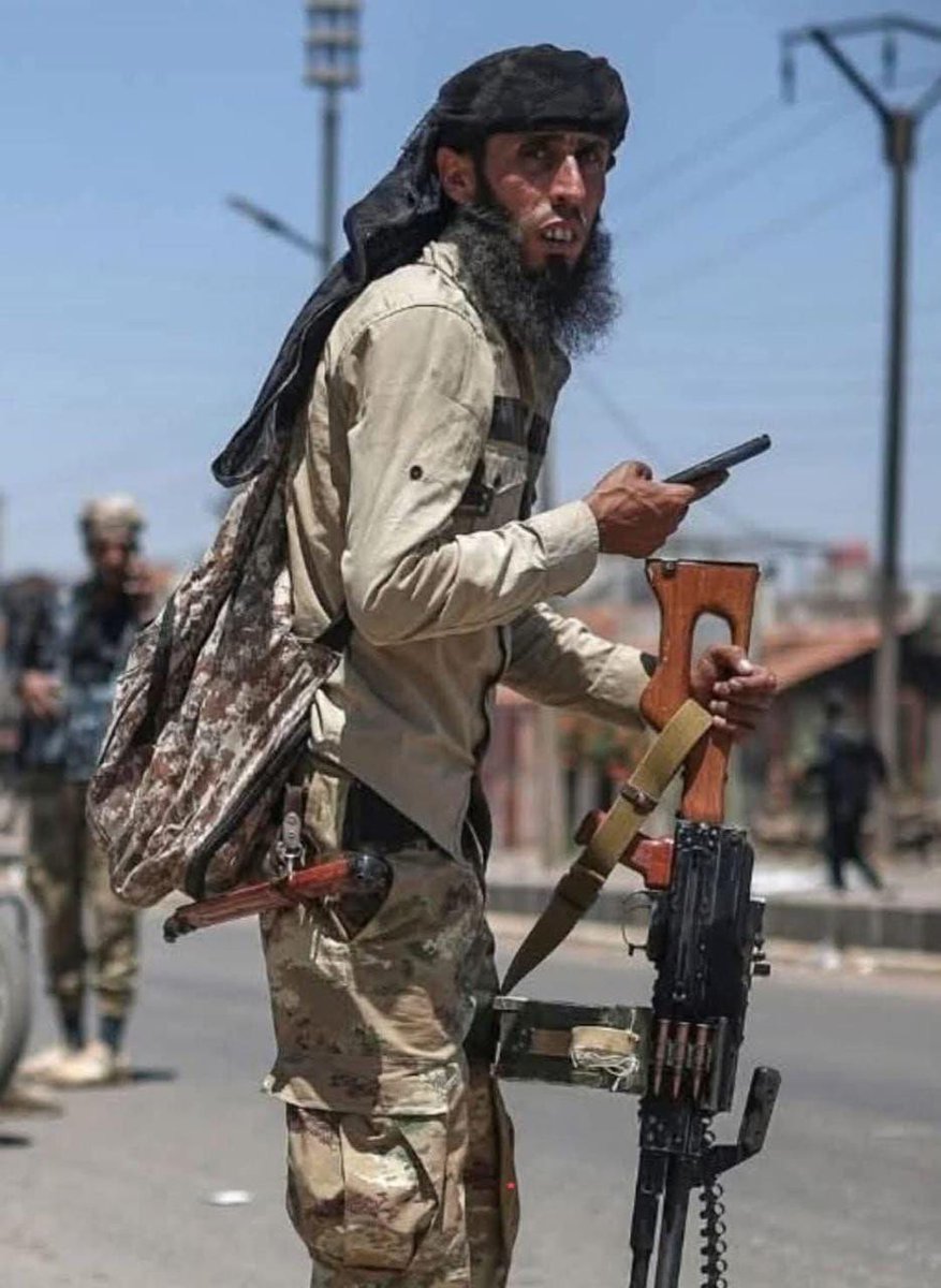 WakeelMubariz's tweet image. The shoes of this faithful Mujahid are more honorable than all the enemies of Islam and the entire state of Israel.