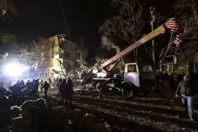 Tv2000.it (@tv2000it) on Twitter photo #NEWS - #Ucraina, attacco russo nel #Donetsk, ucciso un bambino di 10 anni
Colpito un condominio a #Kramatorsk, 5 feriti
Le forze della #Russia  hanno lanciato una bomba aerea teleguidata che ha colpito l'edificio provocando un incendio, ha reso noto il capo dell'amministrazione #NEWS - #Ucraina, attacco russo nel #Donetsk, ucciso un bambino di 10 anni
Colpito un condominio a #Kramatorsk, 5 feriti
Le forze della #Russia  hanno lanciato una bomba aerea teleguidata che ha colpito l'edificio provocando un incendio, ha reso noto il capo dell'amministrazione