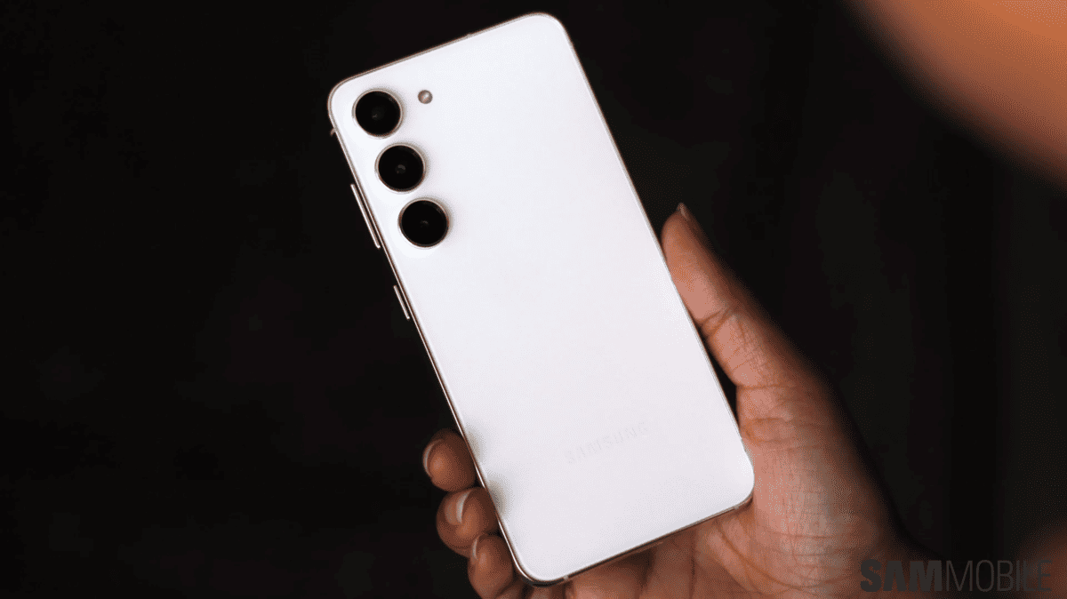 CeotechI's tweet image. Samsung Galaxy S23: la fotocamera peggiora con One UI 7
#Android15 #Bug #Fotocamera #Fotografia #GalaxyS23 #OneUI7 #Problema #Samsung #Smartphone #TechNews
ceotech.it/samsung-galaxy…