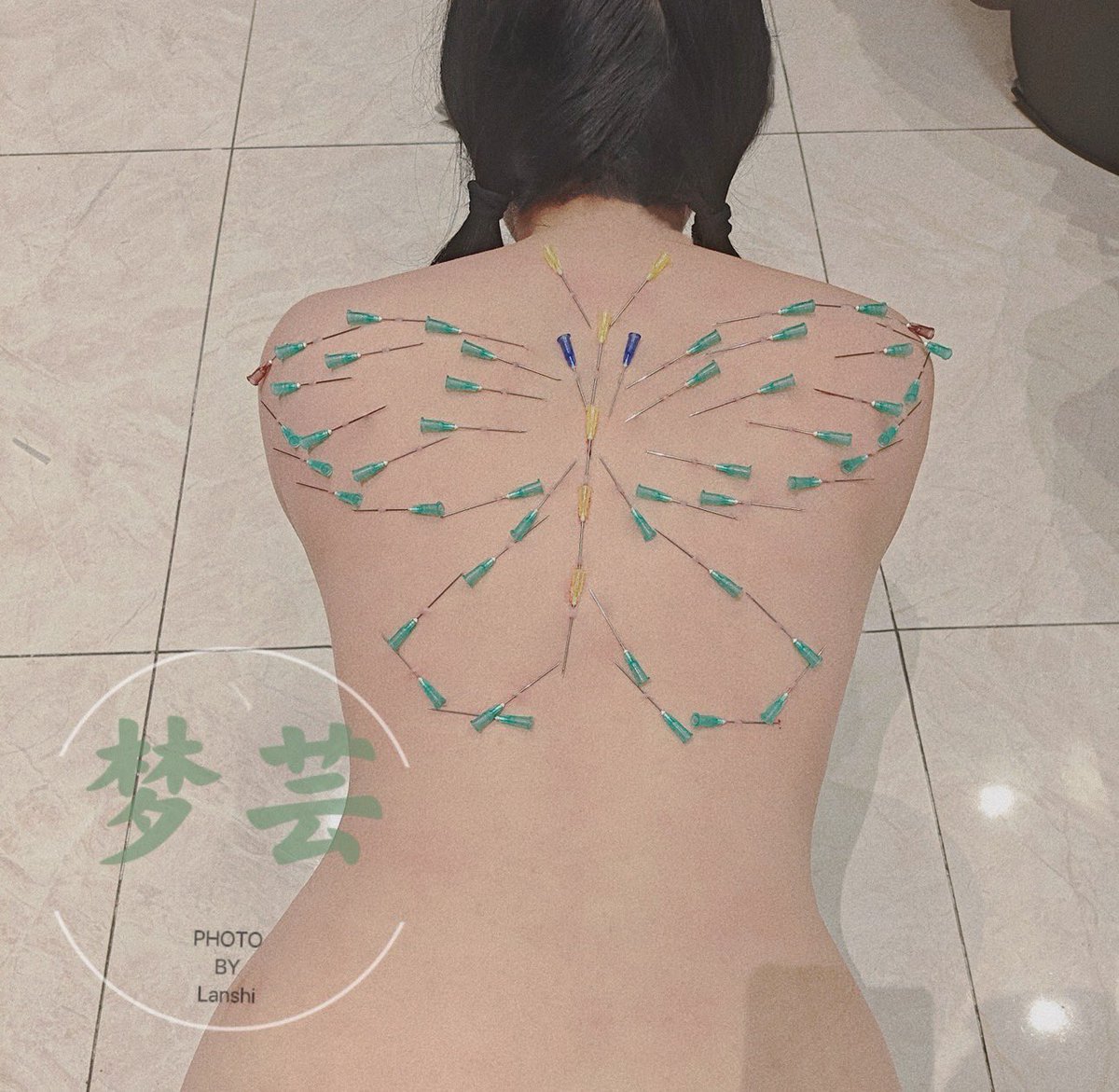 再把主人穿的小蝴蝶亮出来炫耀炫耀嘿嘿~
#BDSM #穿刺 #血 #重口奴 #针 #sm #母狗