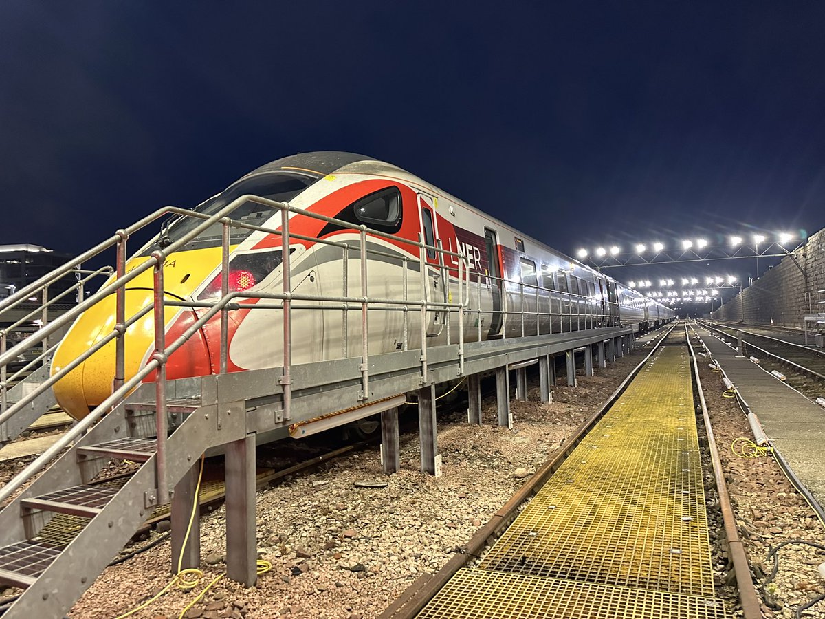 DavidHorne's tweet image. No trip to Aberdeen is complete without a visit to Clayhills depot where the @LNER team were busy last night, refuelling and servicing @ScotRail InterCity7 sets and cleaning our Azuma set ready for this morning’s 0952 departure to King’s Cross