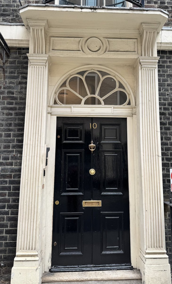 paulmfarrer's tweet image. If you are showing visitors around London and they want a 10 Downing Street door picture - Adam Street (just off The Strand) has you covered.