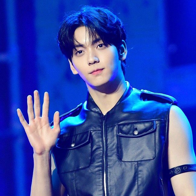 selling zucchini, weathercaster, detective, idol 😭 he’s MULTI EMPLOYED