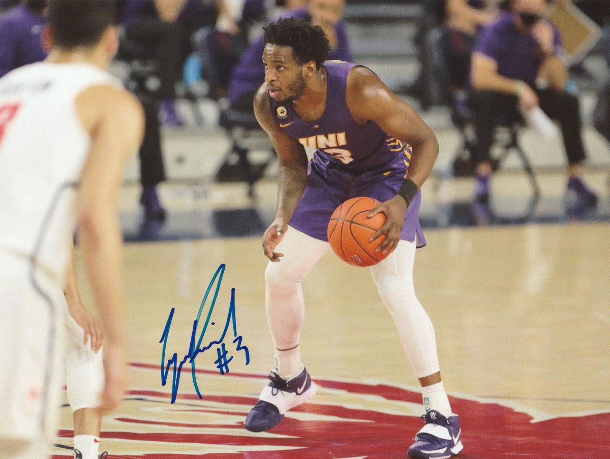 MikeSorenson1's tweet photo. A huge shout out to Tywhon Pickford who autographed my photo at the Twin Cities Pro-Am! @t_pickford3 @TwinCitiesProAm #Respect https://t.co/9fMXYziIki