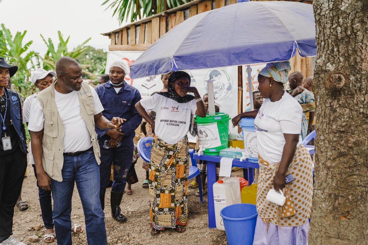 johnunicef's tweet image. #Goma, #RDC. Avec @LelmiU, nous avons vu des signes de reprise des services de base. Avec le soutien de @UNICEFDRC, à Sake, Shasha et Kirotshe, des écoles, centres de santé et hôpital général rouverts, des points de chloration installés. Toutefois, les besoins restent énormes !