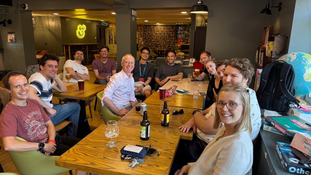 RhysMorganLab's tweet image. Yesterday we said goodbye to our 1st Clinical PhD student Dr @hyun_park7 who prepares for his ACF post in Oxford.
Hyun has been an outstanding member of the lab and totally embraced science.
Thesis, viva and paper still to come but for now we say good luck and see you soon….