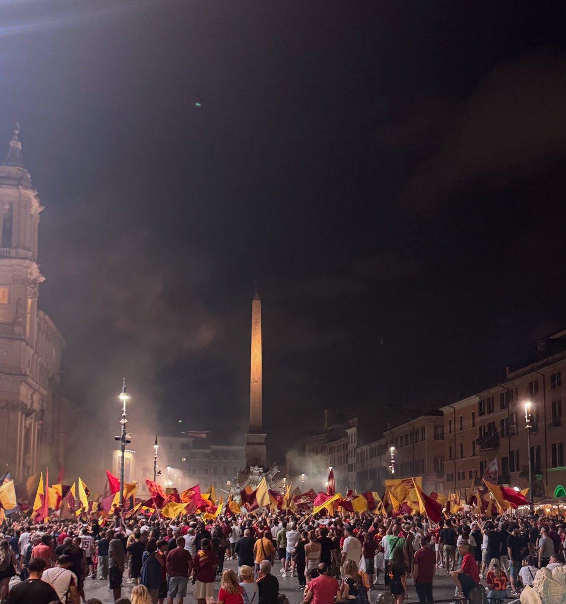 ASRomaomorte's tweet photo. Auguri Roma mia 🫶💛❤️ https://t.co/4pKC1BvRgE