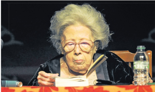 esmudiense's tweet photo. Cúmprese o primeiro aniversario do pasamento de Julia Uceda, a poeta sevillana que elixiu Ferrol para vivir.
(Foto de Jorge Meis. Diario de Ferrol) https://t.co/Uw6p4Tmbzr