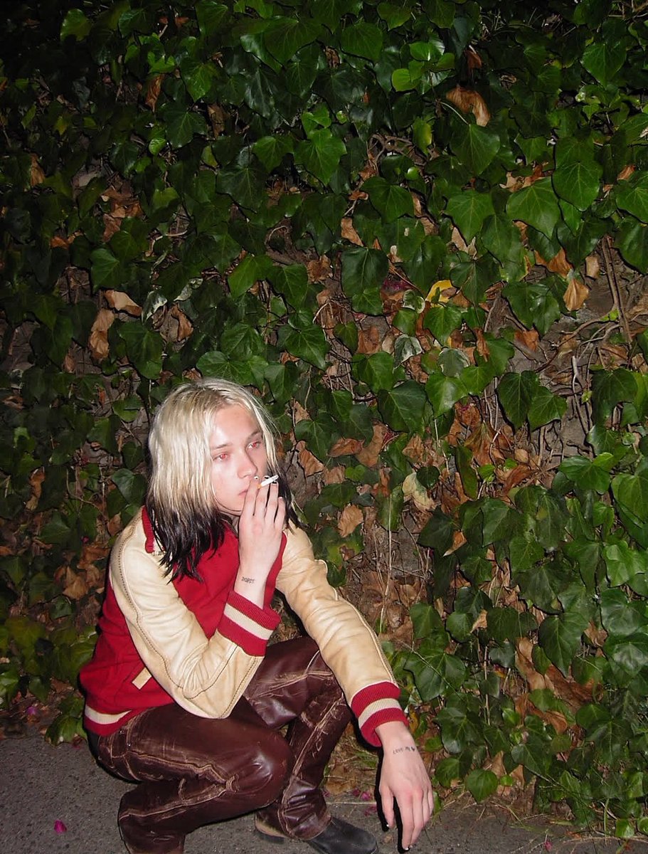 GeekUndergrnd's tweet image. Nettspend dropped a surprise song called “forever” even though his career is over and won’t last “forever” after his groupie girlfriend did a never before seen dribble move and hopped over to a new dick 🚨