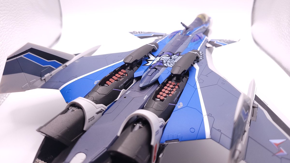 It has missiles