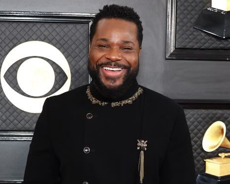 HuesAndCulture's tweet image. We didn’t just lose talent; we lost templates.
Malcolm-Jamal Warner and Chadwick Boseman showed us that Black men can be soft-spoken, yet masculine and assertive, regal, firm in faith, and rich with depth.
They didn’t just exist—they embodied something we desperately needed.