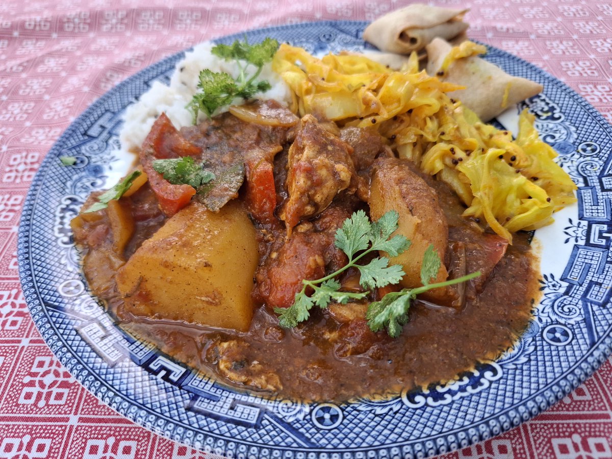 SafariKZNMark's tweet image. Still cooking for one at home on a @Mowglistfood inspired Monday & made enough for 4. I do have a passion for cooking #curry & #Indianfood. Last night it was a busy stove. Chicken Rogan Josh, Tangled Greens & Black Cardamon Rice. Thanks for the inspiration & recipes @NishaKatona
