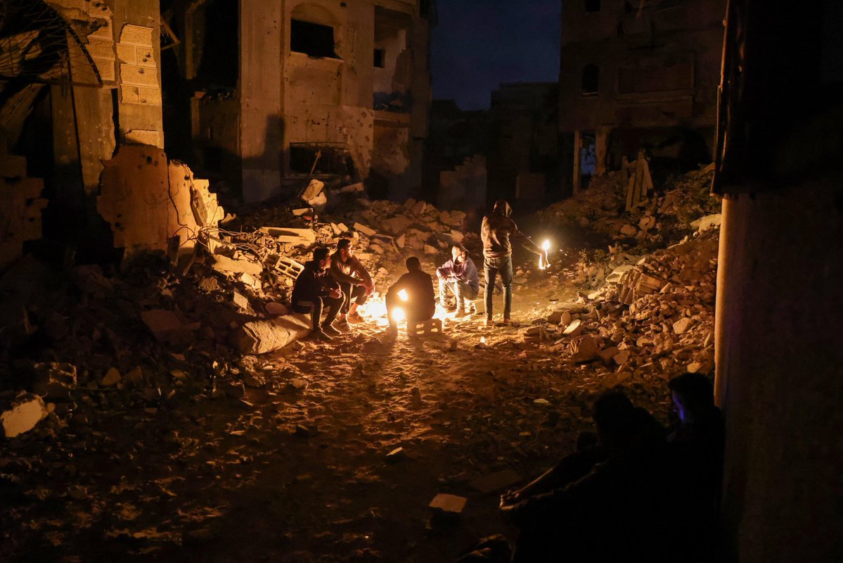 FulyaOzerkan's tweet image. “I no longer have the strength to work for the media. My body is thin and I can’t work anymore’: strong testimony from remaining @AFP journalists in #Gaza