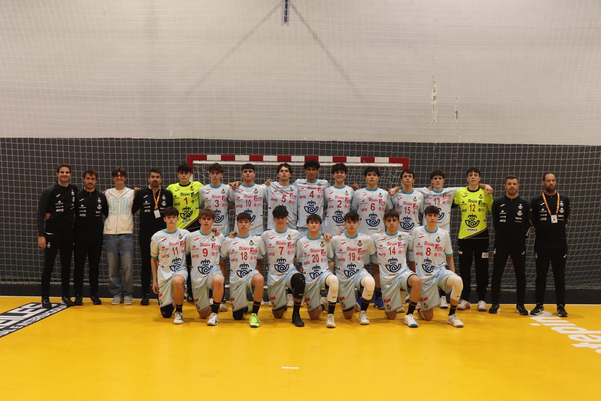 RFEBalonmano's tweet photo. 🔥 #GameDay - #HispanosPromesas

🏆 @The_EOC  

📍 Preliminary Round - Jornada 2⃣
🏟 Arena Kale🇲🇰

🆚 España 🇪🇸 - 🇲🇰 Macedonia del Norte
⏱ 1⃣8⃣:1⃣5⃣h.

💻 Streaming en directo en https://t.co/4h3XTD0Jz5 

#️⃣ #Balonmano #FollowTheFuture https://t.co/7rhehV0hQS