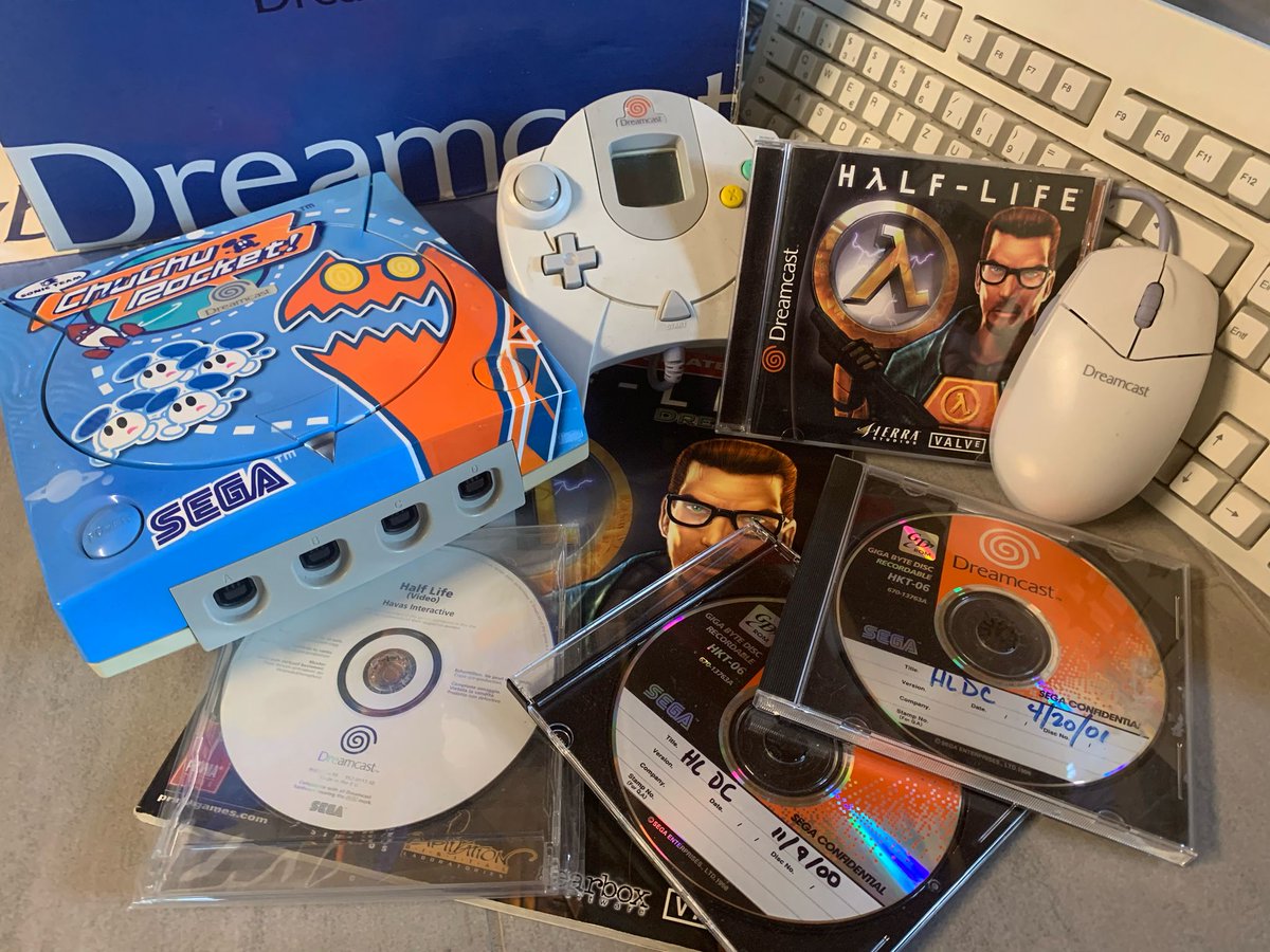 CombyLaurent1's tweet image. My Half-Life Dreamcast collection. To complete it, I need some promotional items. I may be able to separate myself from an HL prototype by prioritizing trade. You can download everything below:
…dreamcast-info-games-preservation.com/en/half-life-d…
#halflife #Dreamcast #valve #sierra