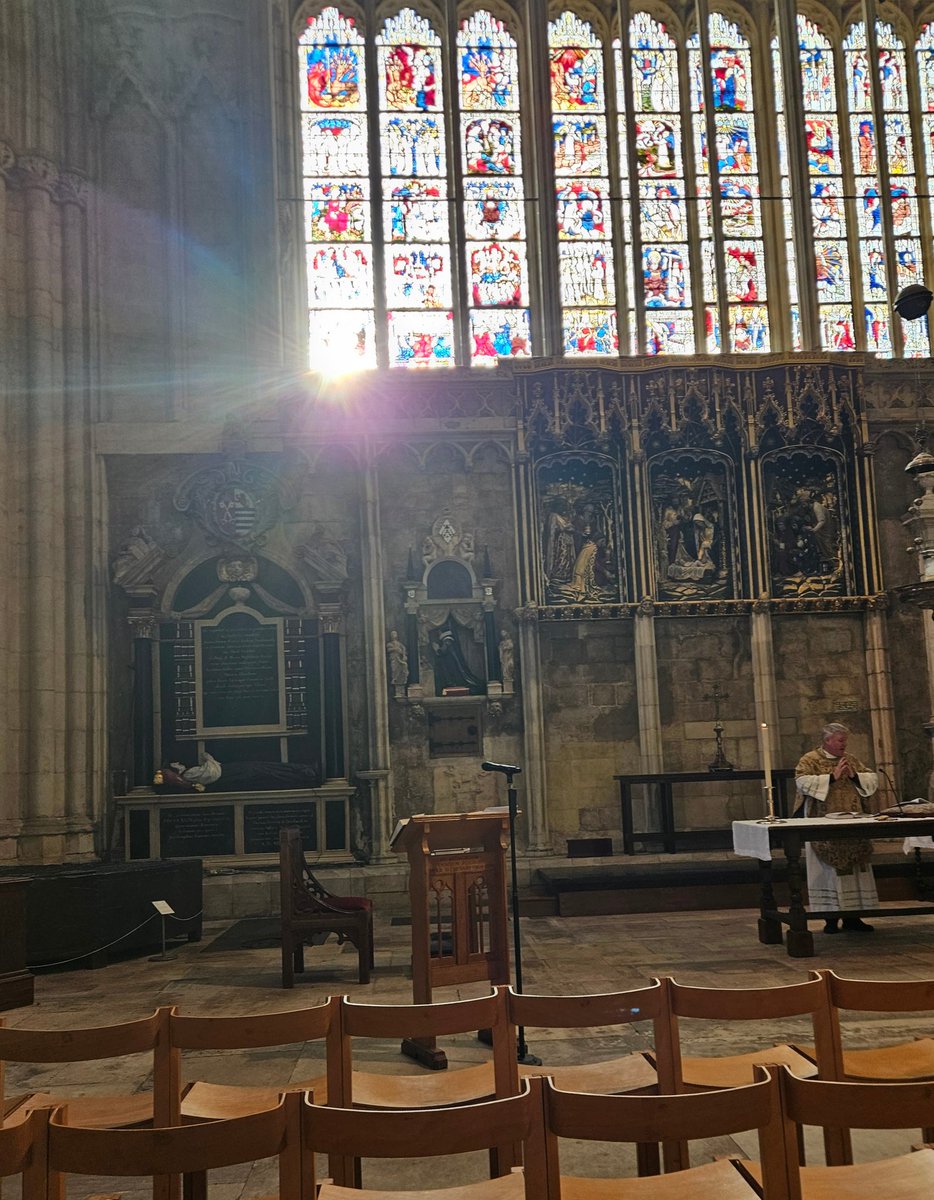EvanAG1999's tweet image. S. Mary Magdalene, York Minster Lady Chapel
love the sun just peaking through the bottom of the window