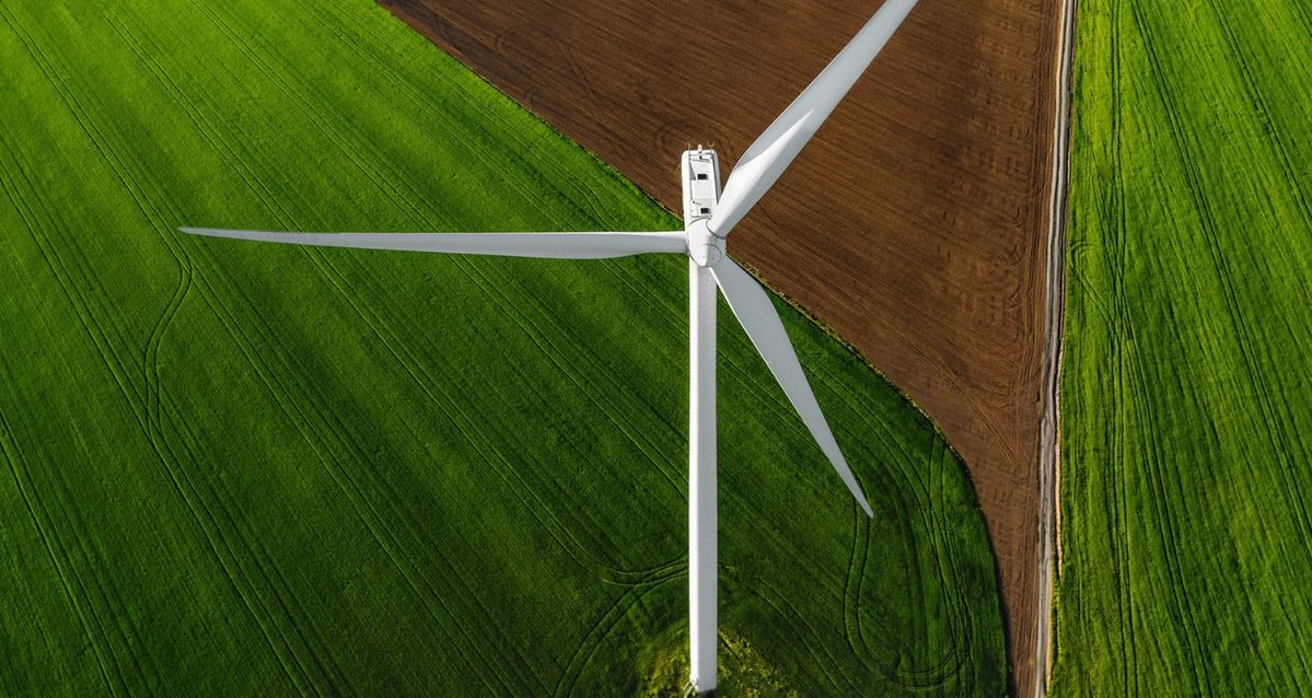 EBRD's tweet image. Big boost for Romania’s green transition!
We're co-financing €331m to expand Vifor wind farm—set to become one of the country’s largest.
☀️ 1.2 TWh/year
🌍 500,000+ tonnes CO₂ avoided
ebrd.com/home/news-and-…