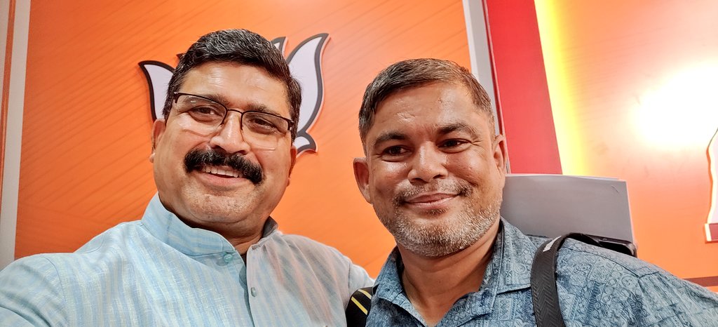 लोकेन्द्र पाराशर Lokendra parashar (@lokendraparasar) on Twitter photo जिनके परिश्रम और मुस्कुराहट का कोई तोड़ नहीं है, ऐसे <a href="/BJP4MP/">BJP Madhya Pradesh</a> के छायाकार छोटे भाई जावेद को जन्मदिन की हार्दिक शुभकामनाएं।
सदा खुश रहो, आनंद करो 💐 जिनके परिश्रम और मुस्कुराहट का कोई तोड़ नहीं है, ऐसे <a href="/BJP4MP/">BJP Madhya Pradesh</a> के छायाकार छोटे भाई जावेद को जन्मदिन की हार्दिक शुभकामनाएं।
सदा खुश रहो, आनंद करो 💐