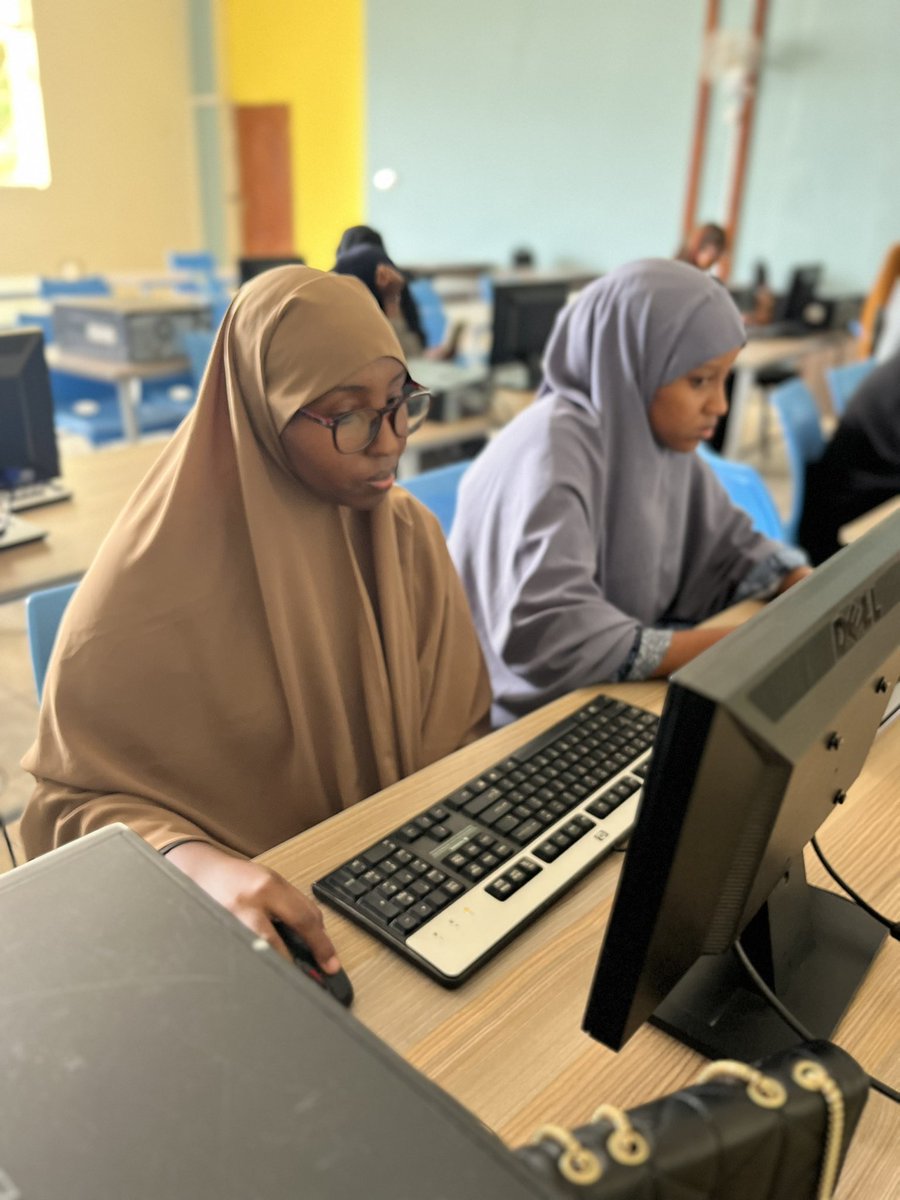 NIEhub's tweet image. Through the #AjiraForShe internship program, we are offering young women a platform to grow, lead, and thrive in the digital space.
These interns are proof that when youth are given a chance, they soar
#TechWithPurpose #YouthPower #DigitalSkills #GarissaRising