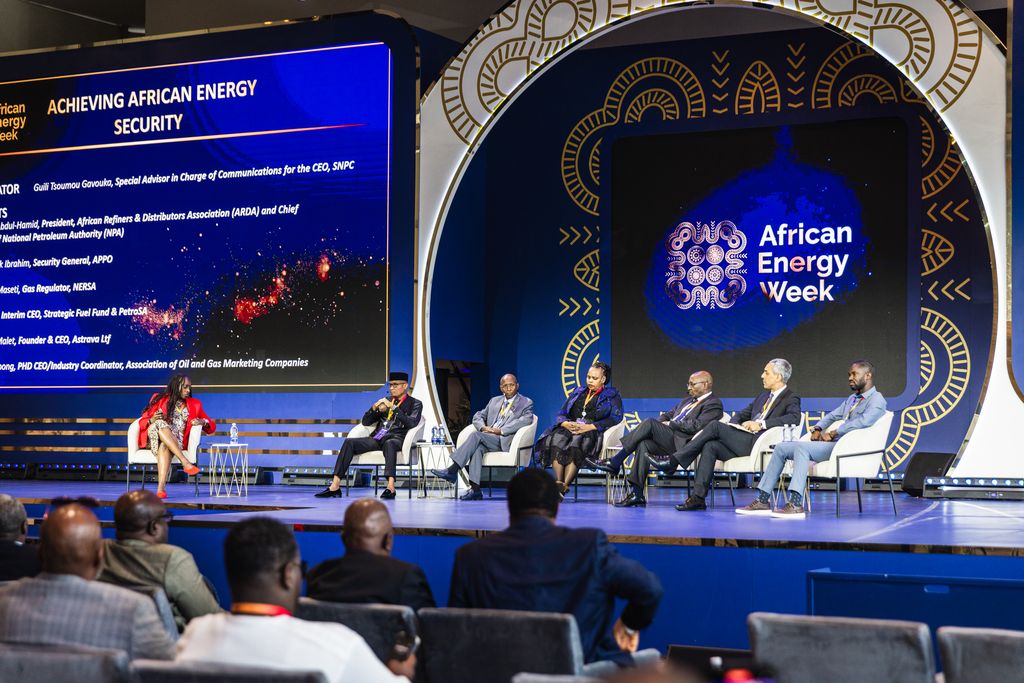 Real_AEW's tweet image. Join thousands of delegates at #AEW2025 for this high-impact session, ‘Financing Upstream Projects for Domestic Energy Security’ — where industry leaders unpack innovative solutions to unlock investment and secure Africa’s energy future.
Securing Africa’s Energy Future through…