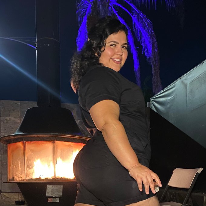 Watch OnlyKarlaLane's leaked NSFW photo on TwXstars