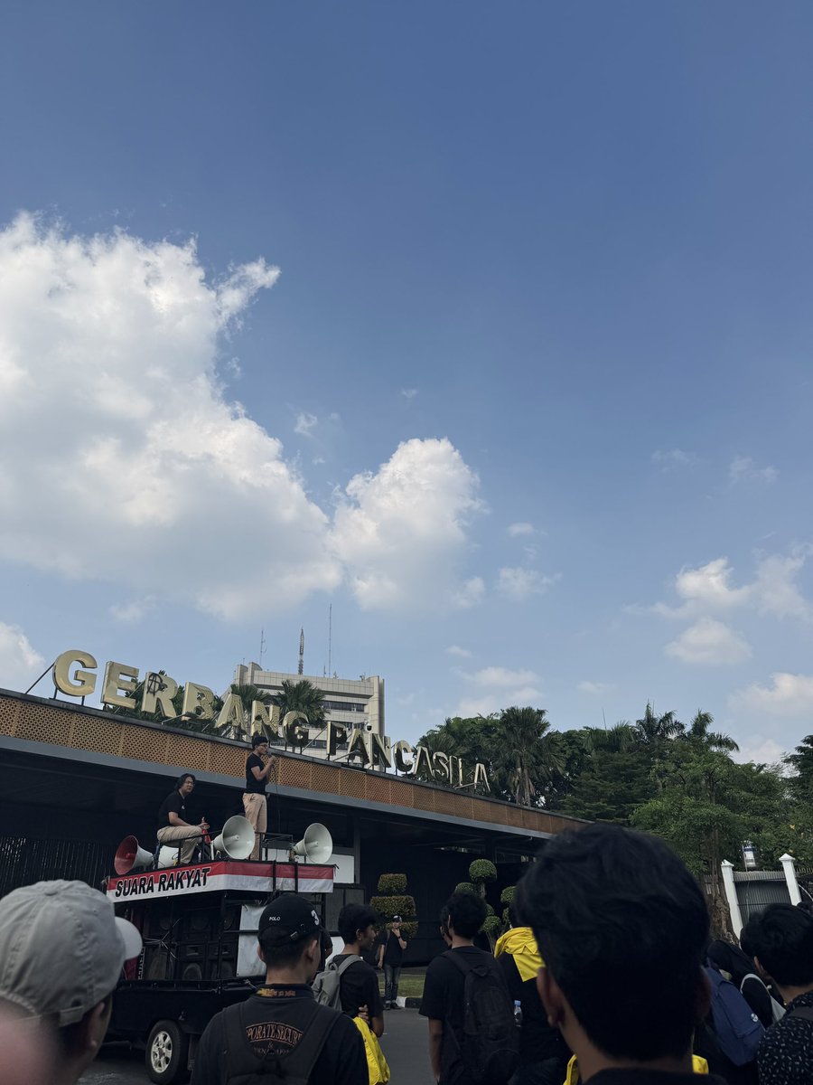 NendaUI's tweet image. login #TolakRKUHAP