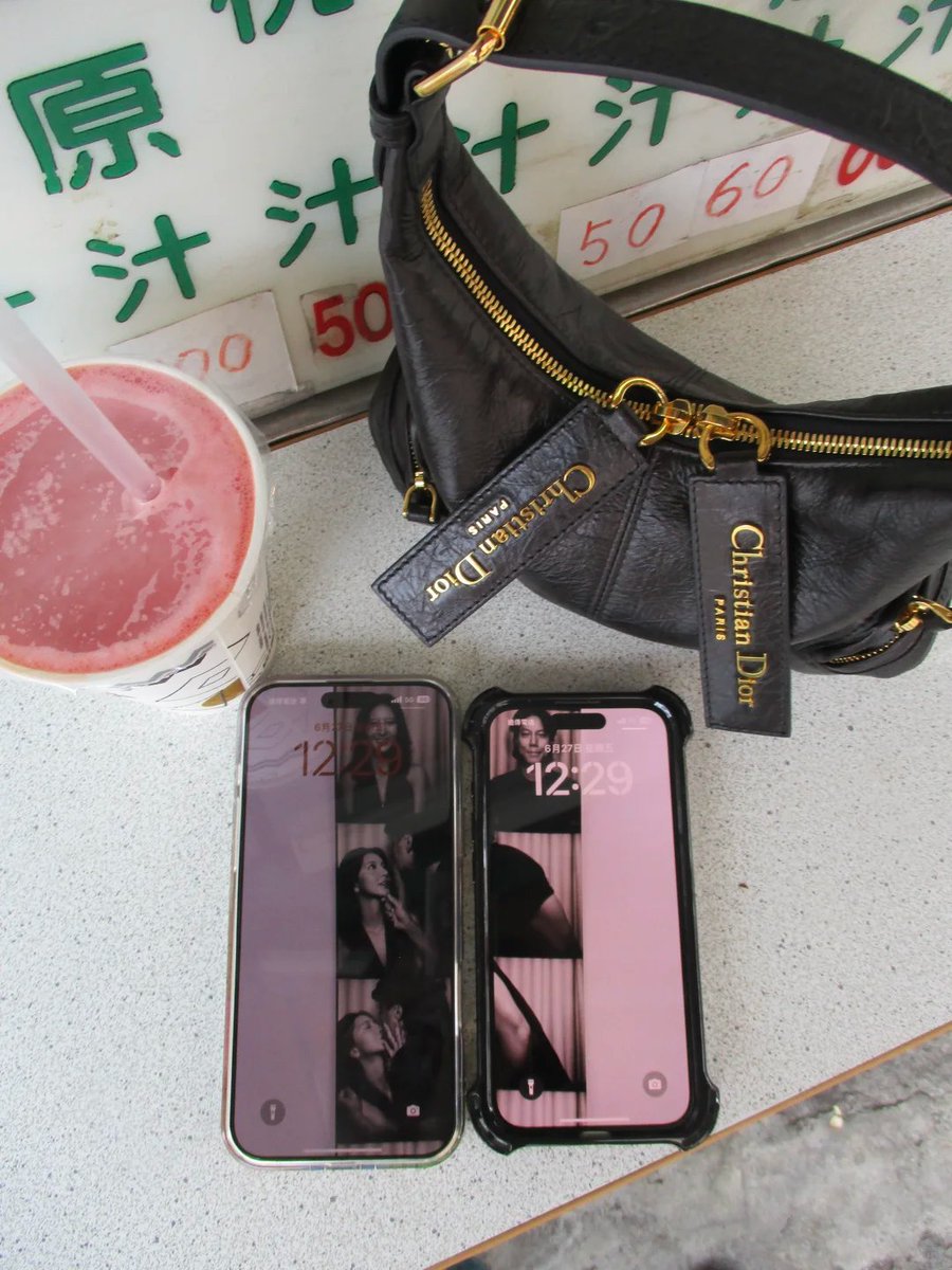Taiwan_Views's tweet image. 暇があれば必ず食べたい牛肉麺です

そして仕事から帰ってきてから続くスイカジュースへの愛～ ジューススタンドを見たらすぐに車を止めて一杯買う（あ～涼しい🍉🥤 

Dior grand tour miniの小さい一粒が可愛すぎる🖤 
#DIORディオール
#DiorFall25
#台湾感性