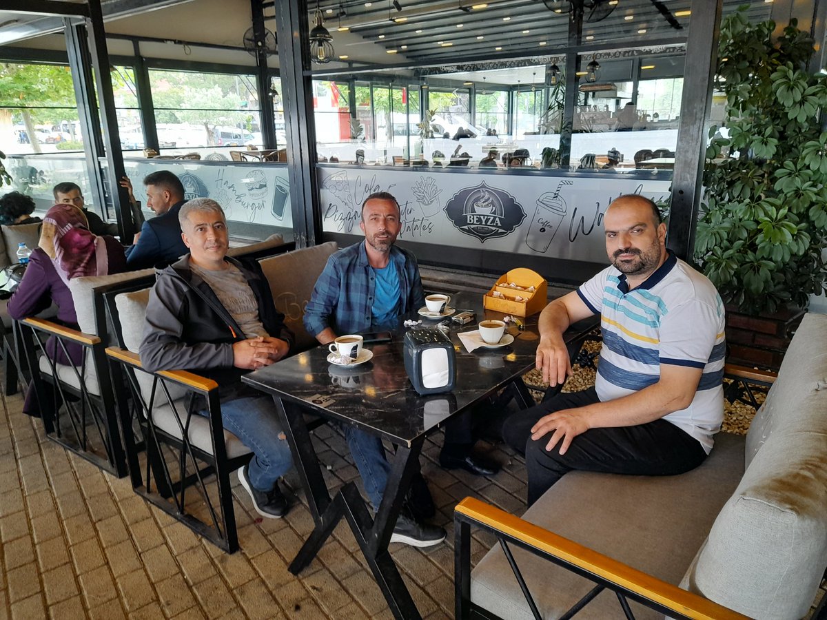 İBRAHİM (@brahimelikkaya8) on Twitter photo Ve çay gibi yaşanır bazı zamanlar, ya açık, ya demli bazen acı, bazen tatlı, Ve sadece birlikte içtiğin kişiler verir çayın lezzetini. Dost gibi, Yoldaş gibi. <a href="/Bursacssmderneg/">Fatih Yeniay</a> <a href="/CsknzEngin/">ÇSSM Engin Bursa</a> <a href="/Mehmet27056/">ÇSSM MEHMET TURNA BURSA</a> <a href="/Srfttnktkbrs/">Şerafettin</a> Stajyerin Vebali var
#3308İnYetişmedigiYerdeUstaOlmaz Ve çay gibi yaşanır bazı zamanlar, ya açık, ya demli bazen acı, bazen tatlı, Ve sadece birlikte içtiğin kişiler verir çayın lezzetini. Dost gibi, Yoldaş gibi. <a href="/Bursacssmderneg/">Fatih Yeniay</a> <a href="/CsknzEngin/">ÇSSM Engin Bursa</a> <a href="/Mehmet27056/">ÇSSM MEHMET TURNA BURSA</a> <a href="/Srfttnktkbrs/">Şerafettin</a> Stajyerin Vebali var
#3308İnYetişmedigiYerdeUstaOlmaz
