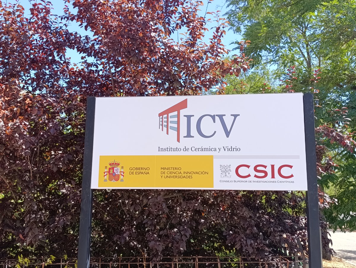 Que bien sienta empezar la semana estrenando.
Desde ayer, tenemos nuevos carteles en <a href="/icvcsic/">Instituto de Cerámica y Vidrio ICV-CSIC</a> . Seguro que nos ayudan a dar visibilidad a todo el trabajo que se desarrolla en este centro de investigación 👋
<a href="/DLGMA_CSIC/">Delegación Institucional del CSIC en Madrid</a>  <a href="/CSICdivulga/">CSIC Divulga</a> <a href="/CSIC/">CSIC</a>