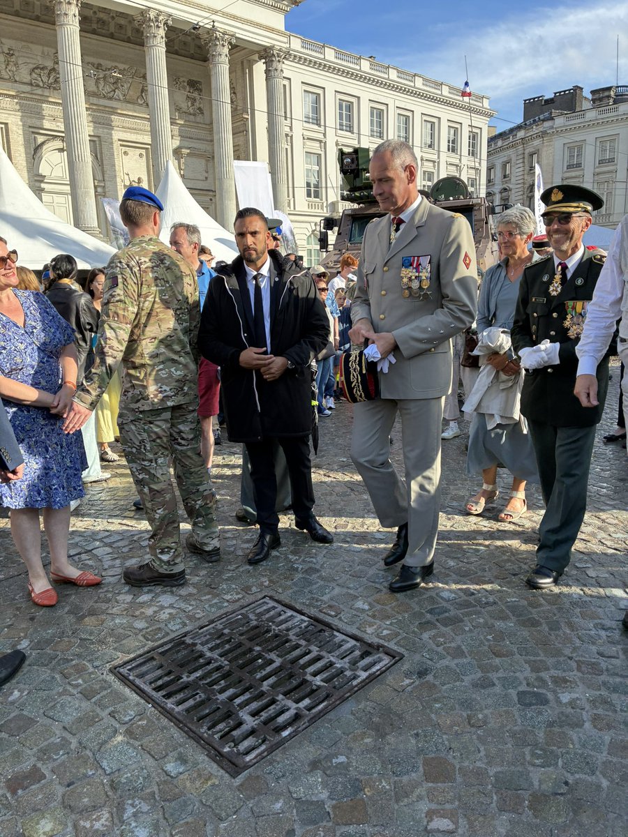 MatthieuFauroux's tweet image. Le @CEMAT_FR hier à Bruxelles pour la fête nationale belge