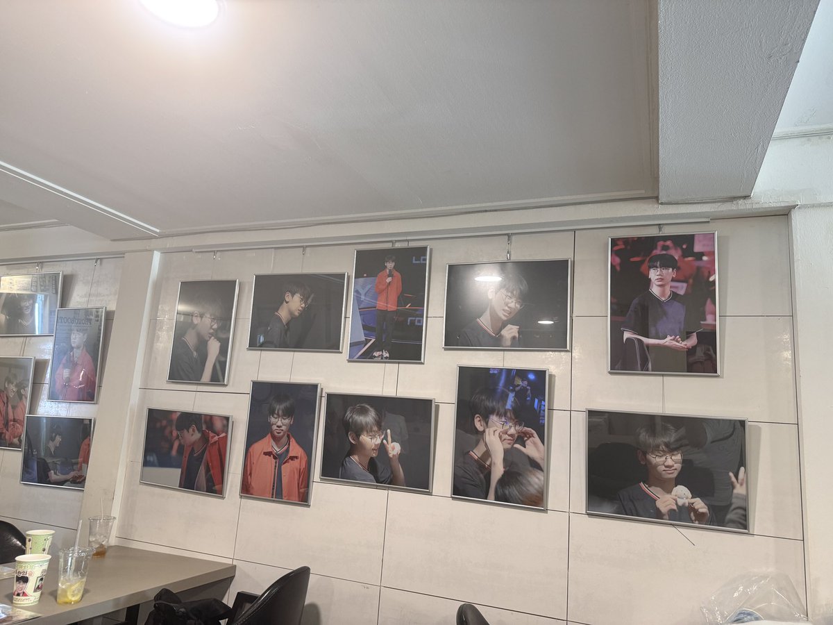 mklover88's tweet photo. 자리도 많고 음료도 빨리나오고 이쁘게 꾸며져있는데 앞에 유툽영상도 틀어놓으셔서 혼자 음료 마시면서 유툽보기ㅎㅎ 두곳간것으로 만족
#모여봐요도람쥐의숲
#오늘은도토리모임 https://t.co/DwoizBPHFE