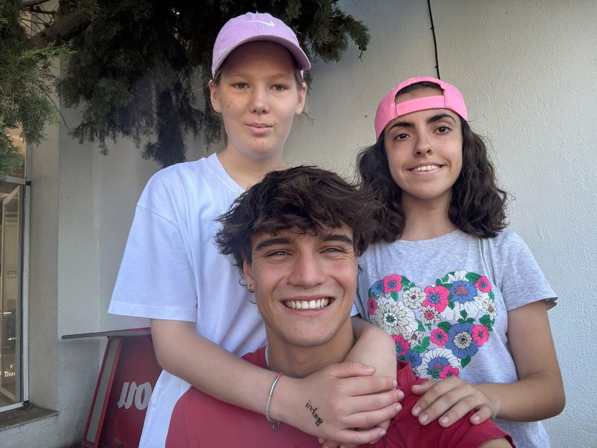 ¡Qué cracks!
7 residentes RUCAB están dando el 100% este verano como monitores en el programa #RespiroFamiliar
Juegos, risas, cariño y apoyo a personas con discapacidad intelectual.

GRACIAS: Gabriel, Juan José, Pamela, Marta, Carolina, Enrique y Ana 🫶