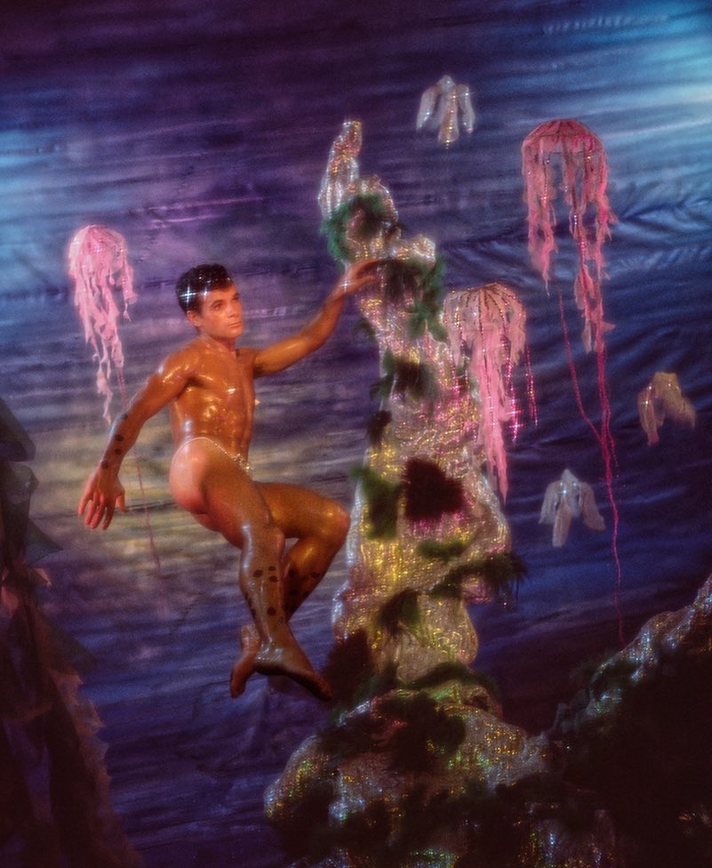 carrreto's tweet image. mi it girl lately es james bidgood 1933-2022 (fotógrafo, diseñador, director de pink narcissus) icónico toda su vida; desde dirigir pink narcissus a en sus ultimos años diseñar para Louboutin - get into james‼️ este es un gran read‼️
buttmagazine.com/interviews/jam…