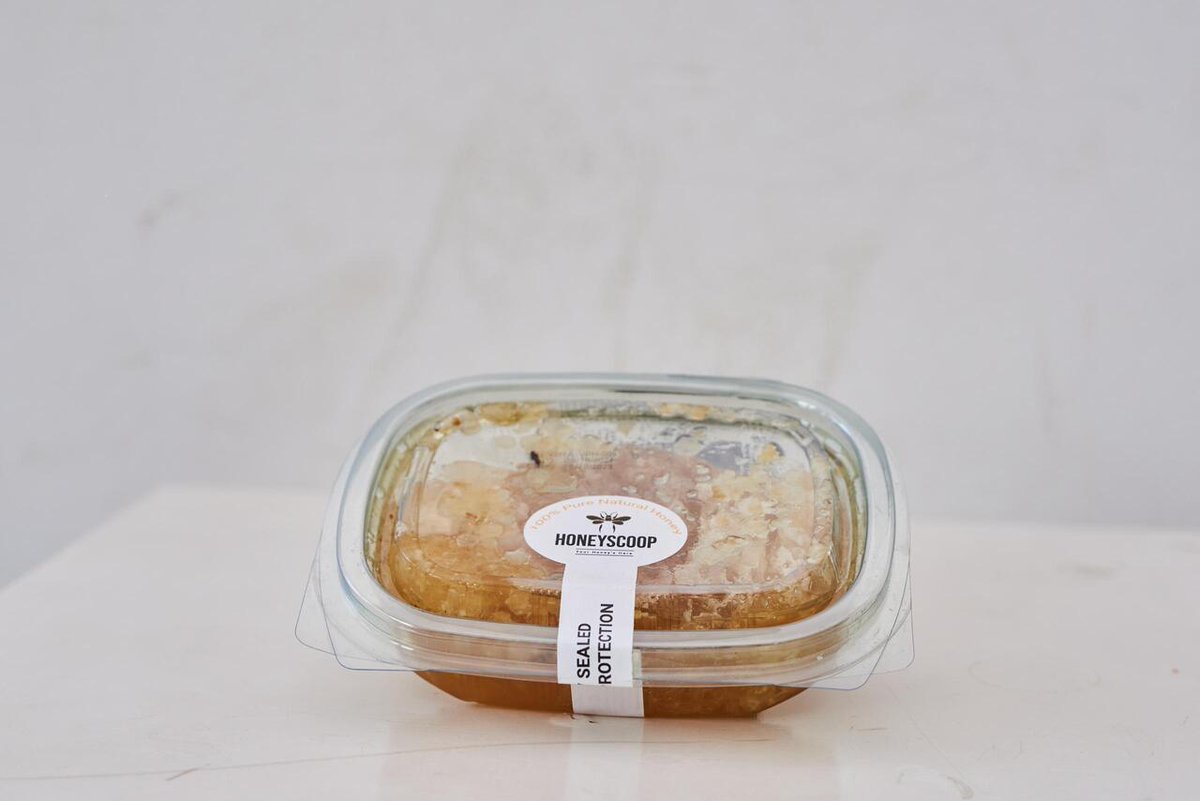 zimpricecheck's tweet image. Did you know that honey supplies tend to be low in winter as bees produce less honey? 🐝 This often leads to higher prices, and some unscrupulous sellers may even add sugar to their honey syrup to boost profits.
If you're looking for pure, untarnished honey, our friends at…