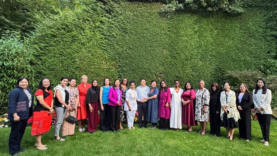 DiploWorld's tweet image. It was a pleasure to attend in the company of various members of the Brussels Women Ambassadors Network a dinner hosted by @kpatara, Ambassador of Thailand, to bid farewell to the Ambassadors of #SouthAfrica 🇿🇦@TokozileXasa2 & #Jamaica 🇯🇲 @BettonNayo
