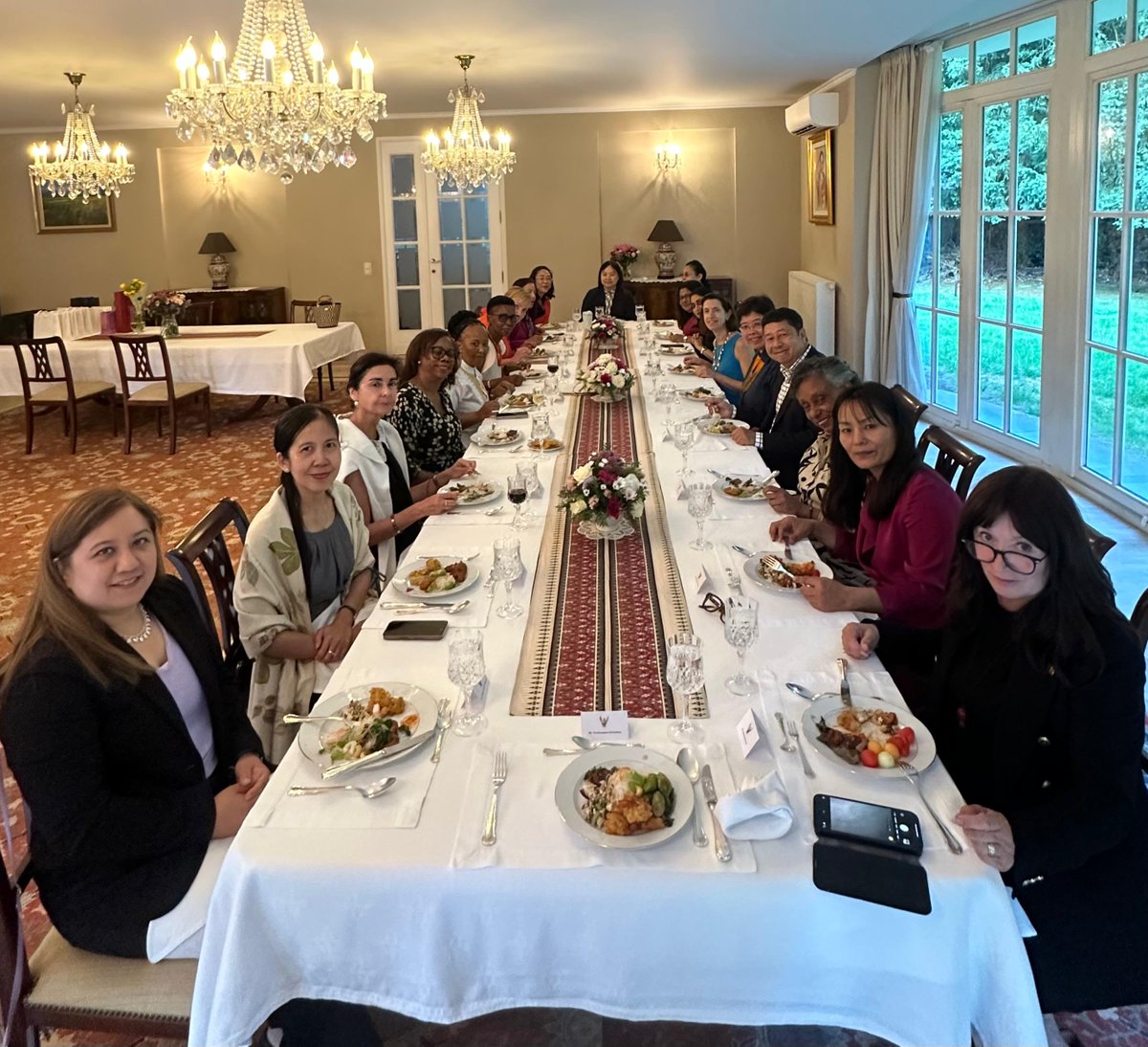 DiploWorld's tweet image. It was a pleasure to attend in the company of various members of the Brussels Women Ambassadors Network a dinner hosted by @kpatara, Ambassador of Thailand, to bid farewell to the Ambassadors of #SouthAfrica 🇿🇦@TokozileXasa2 & #Jamaica 🇯🇲 @BettonNayo