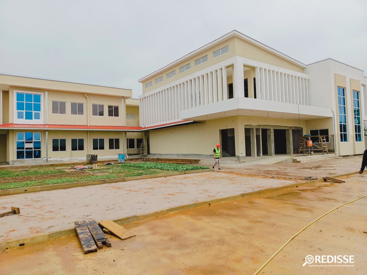 #REDISSE: Construction du laboratoire provincial de Kisangani en cours. Ce laboratoire offrira des services de diagnostic fiables, essentiels pour la surveillance épidémiologique. Financé par REDISSE, il renforcera la capacité de santé publique en RDC face aux épidémies et aura
