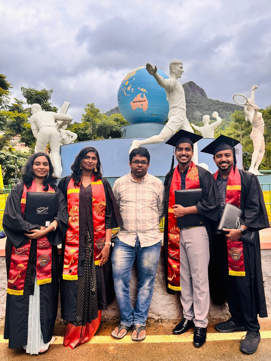 SoumenDeLab's tweet image. Big congratulations to Kavya, Abhinav, Shada, and Ajas on completing their BS-MS from @tvmiiser
Kavya (with distinction) heads to the Netherlands 🇳🇱 & Abhinav to Sweden 🇸🇪 for their PhDs.
Thanks for your hard work in our lab—proud of you all!
@Chemie_iisertvm @SoumenD95494862