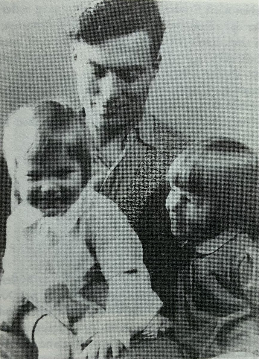 NieMehrKrieg's tweet image. Nach der standrechtlichen Erschießung von #Stauffenberg, Olbricht, Haeften und Mertz in der Nacht auf den 21. Juli 1944 wurden die Leichen zum Friedhof der Matthäikirche in Schöneberg gebracht und dort begraben. Am nächsten Tag aber befahl Himmler, die Leichen auszugraben.
Den…