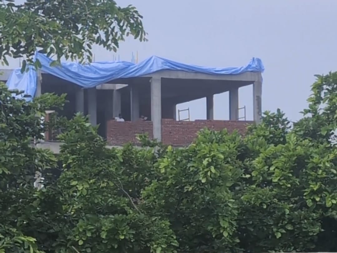 NiwanTimesInd's tweet image. मथुरा

मन्नत रेजिडेंसी ग्रुप की बढ़ीं मुश्किलें!

पार्षदों ने सिविल कोर्ट में दायर की अवमानना याचिका
बिल्डर

नगर आयुक्त सहित अफसरों को कोर्ट का नोटिस, 4 अगस्त को सुनवाई

@dmmathura7512   @CMOfficeUP #Mathura #MannatResidency #CourtContempt #IllegalConstruction #UPNews