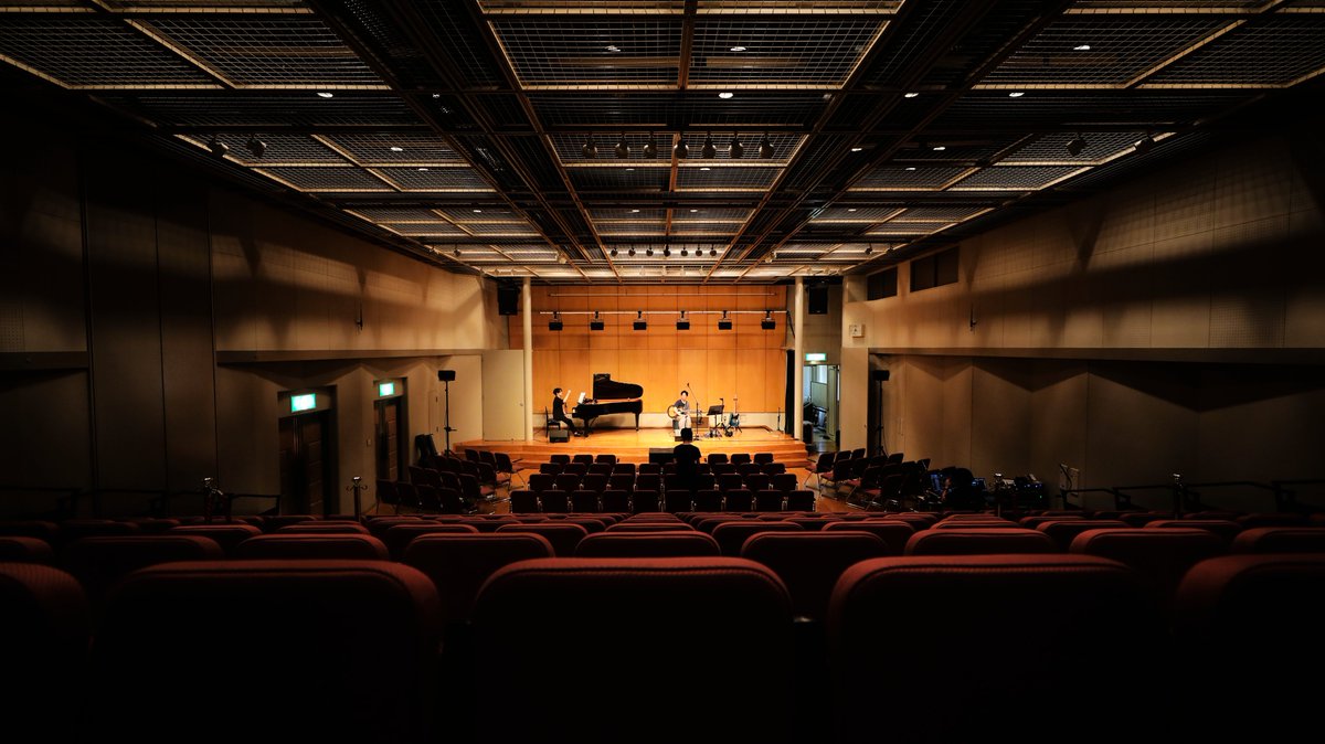 dhra_'s tweet image. 猪原純 ホールワンマン公演、ありがとうございました‼️
界隈ではお馴染み!?のイマーシバーズ Vo/Gt、この方のワンマンをLRでやる…
訳にはいかないのでwもちろんライブイマーシブ公演に決定！
　
プランはd&amp;amp;b Soundscape 180°+ を採用…