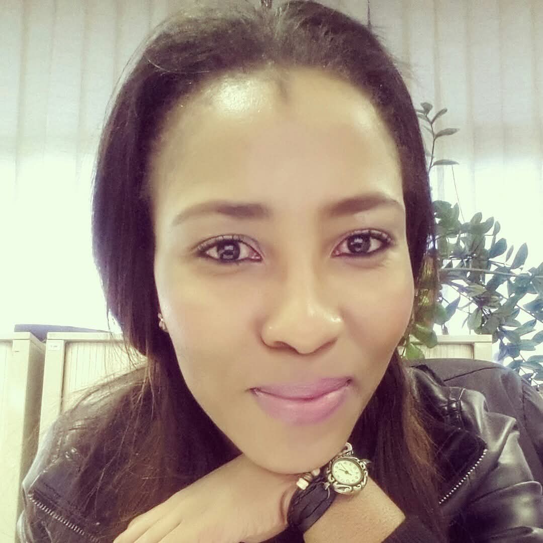 nubian6's tweet image. More Julie.

E theohetse chipi ya lona.